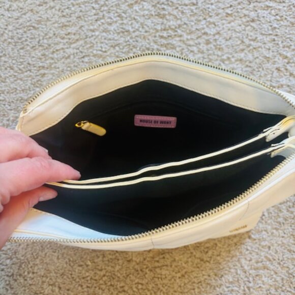 House Of Want White Vegan Leather Shoulder Bag with Removable Chain Strap - Picture 6 of 6